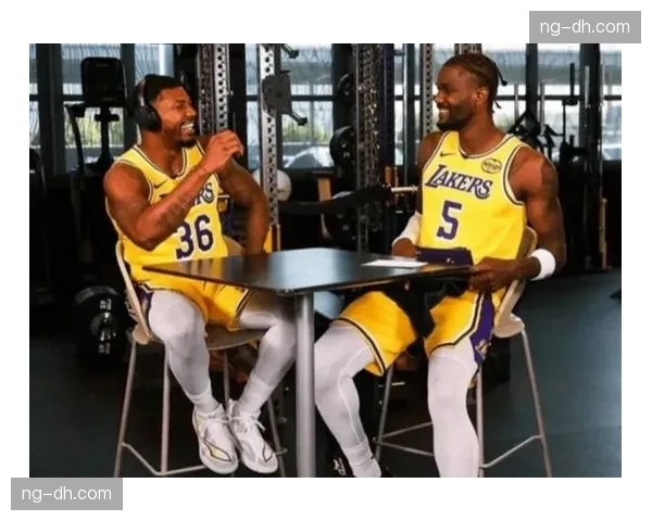 湖人里夫斯攻防一体表现 后场核心分担詹姆斯压力